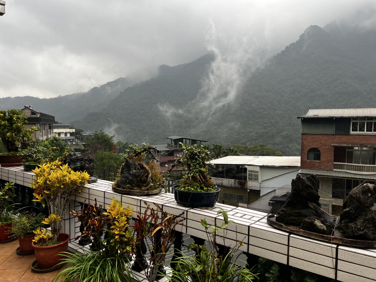 烏來兩天一夜泡湯行程|高 CP 值溫泉住宿推薦,泉世界溫泉會館實住分享 - 第2張圖 烏來兩天一夜泡湯行程|高 CP 值溫泉住宿推薦,泉世界溫泉會館實住分享