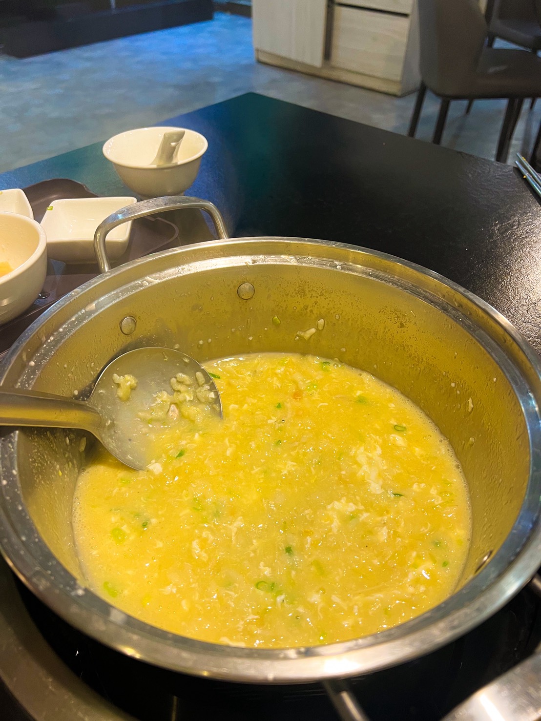 【板橋美食推薦】蒸天下海鮮蒸氣火鍋|活龍蝦現蒸上桌!兩人豪華套餐 $2280 吃得到極致鮮甜 - 第11張圖 【板橋美食推薦】蒸天下海鮮蒸氣火鍋|活龍蝦現蒸上桌!兩人豪華套餐 $2280 吃得到極致鮮甜