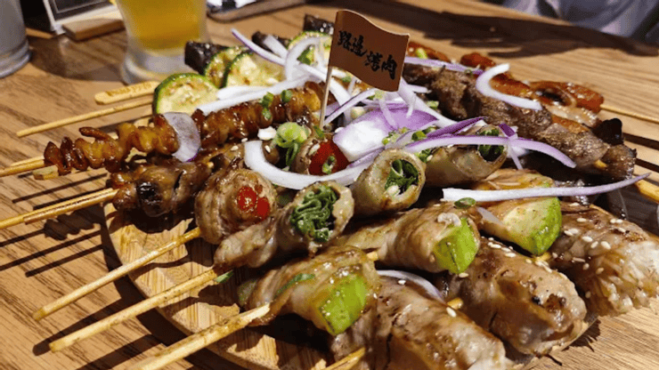 台中西區宵夜推薦｜路邊烤肉WildBBQ台中店：不只是燒烤，更是上班族下班後的精釀補給站